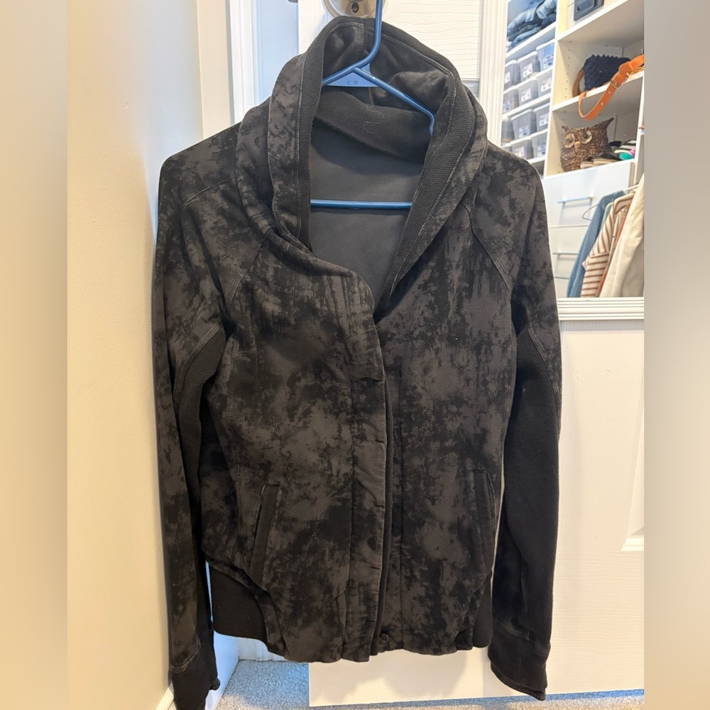 Lululemon Button Up Cardigan Size 8 EUC